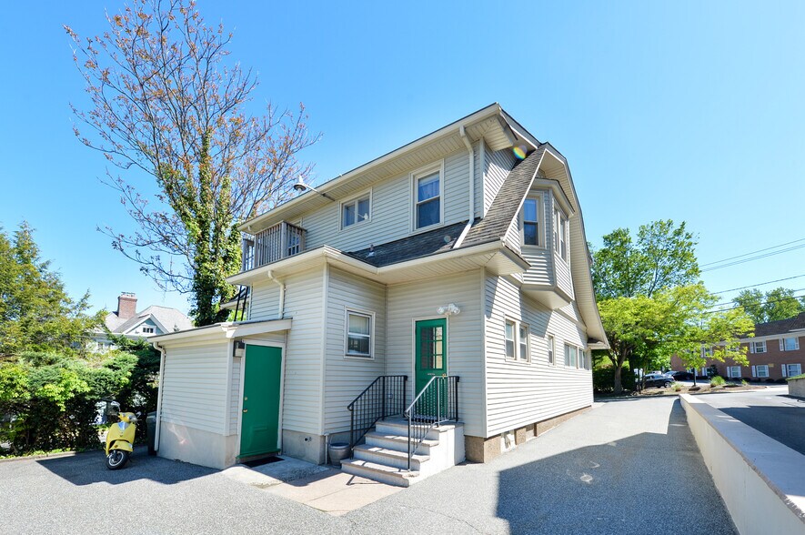 More Photos Of 169 Dayton St, Ridgewood Loft Creative Space For Sale