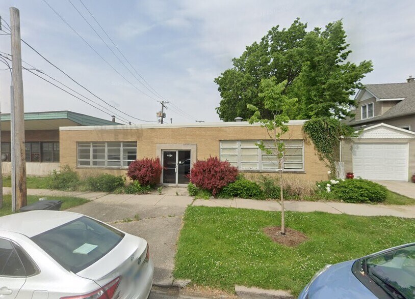 More Photos Of 4414 N Kenneth Ave, Chicago Light Manufacturing For Lease