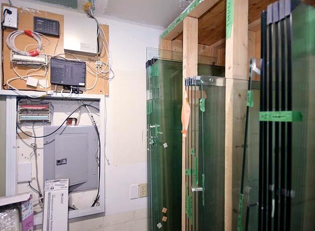 More Photos Of 2981 Simpson Rd, Richmond Showroom For Sale