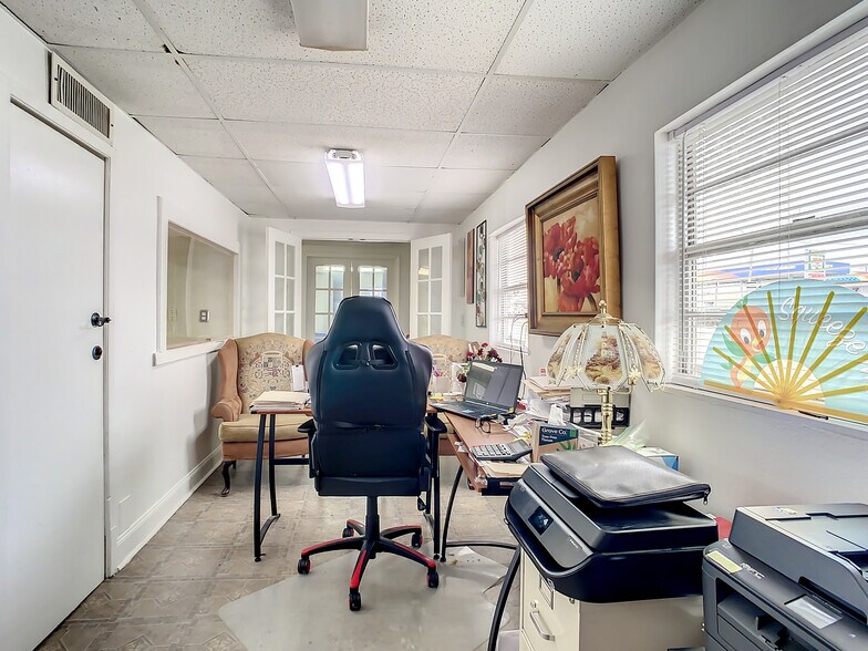 More Photos Of 315 Magnolia Ave, Auburndale Office Residential For Lease