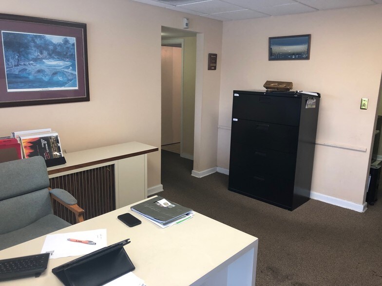 More Photos Of 258 Short Ave, Longwood Office For Sale