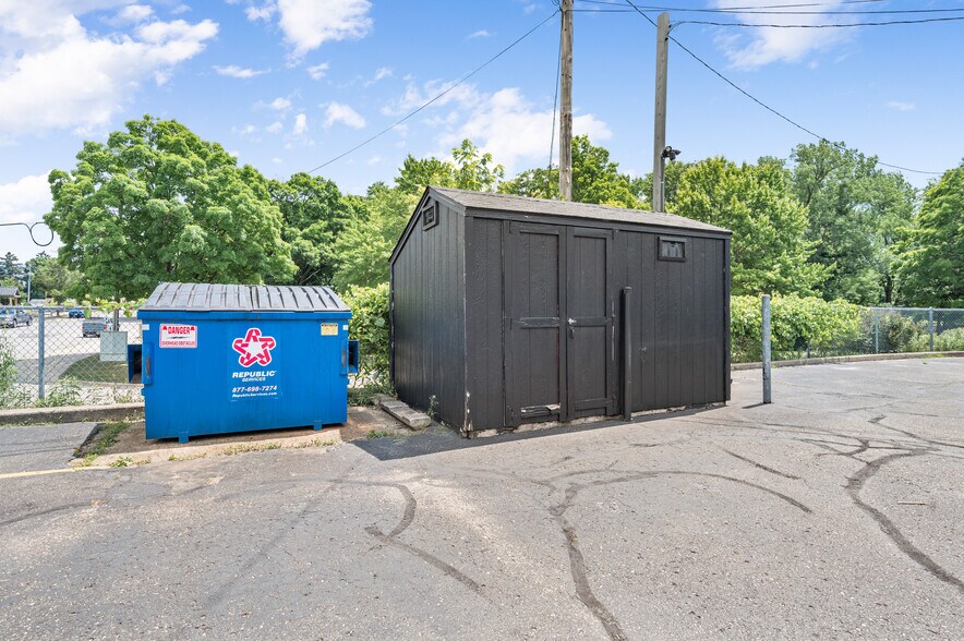 More Photos Of 250 N State St, Big Rapids General Retail For Sale