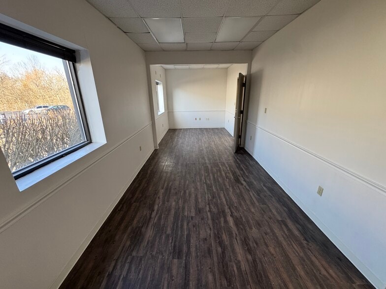 More Photos Of 7140 Regal Ln, Knoxville Warehouse For Lease