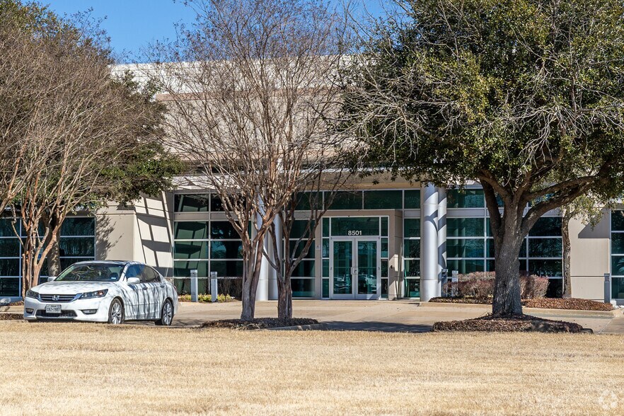 More Photos Of 8501 Technology Cir, Greenville Warehouse For Sale