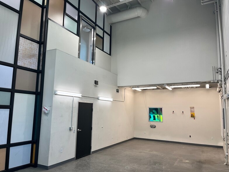 More Photos Of 4071 Silvestri Ln, Las Vegas Showroom For Sale