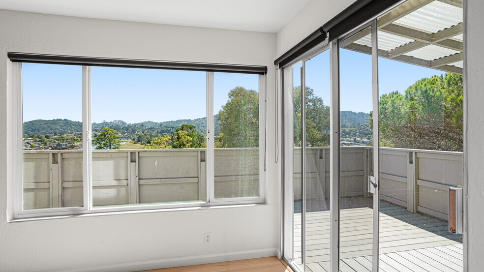 More Photos Of 151-153 Upper Via Casitas, Greenbrae Apartments For Sale