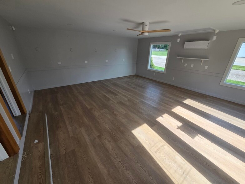 More Photos Of 77 Orangewick Dr N, Lewis Center Office For Lease