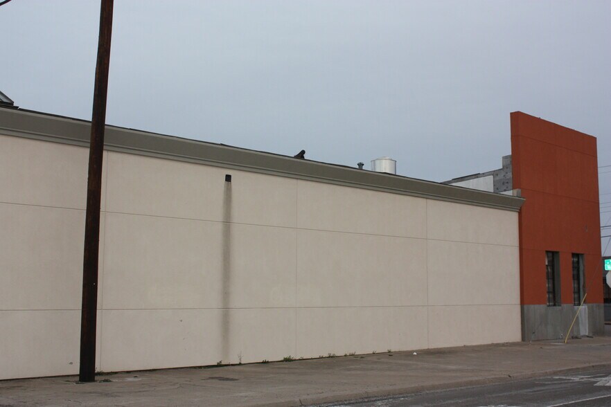 More Photos Of 1737 NW 5th St, Oklahoma City Warehouse For Lease