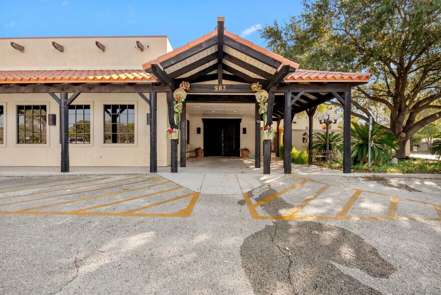 More Photos Of 983 N Highway 123 Byp, Seguin Restaurant For Sale