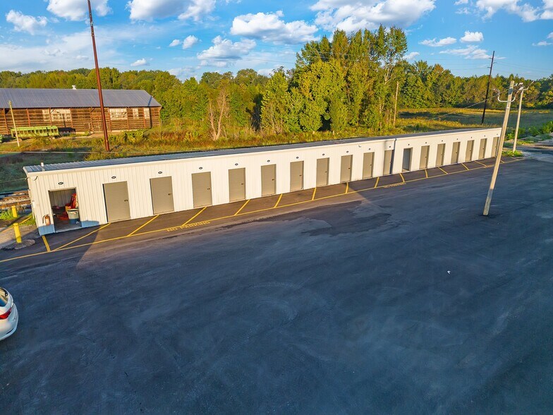 More Photos Of 123-139 Ragland Rd, Jackson Warehouse For Lease