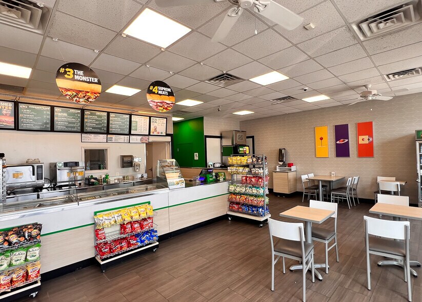 More Photos Of 4455-4457 N 72nd St, Omaha Storefront For Sale