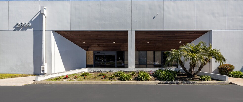 More Photos Of 2929 S Harbor Blvd, Santa Ana Warehouse For Sale