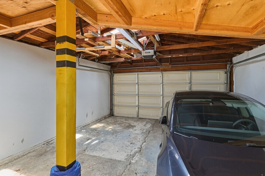 More Photos Of 218 Horizon Ave, Venice Multifamily For Sale