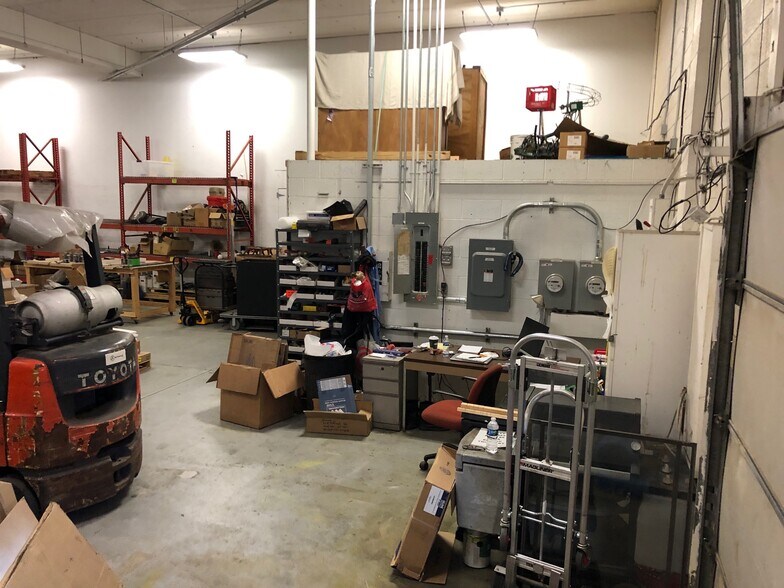 More Photos Of 16225-16237 W Ryerson Rd, New Berlin Industrial For Lease