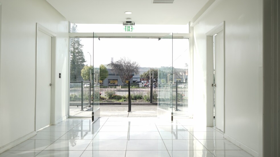 More Photos Of 2828 Monterey Hwy, San Jose Auto Dealership For Lease