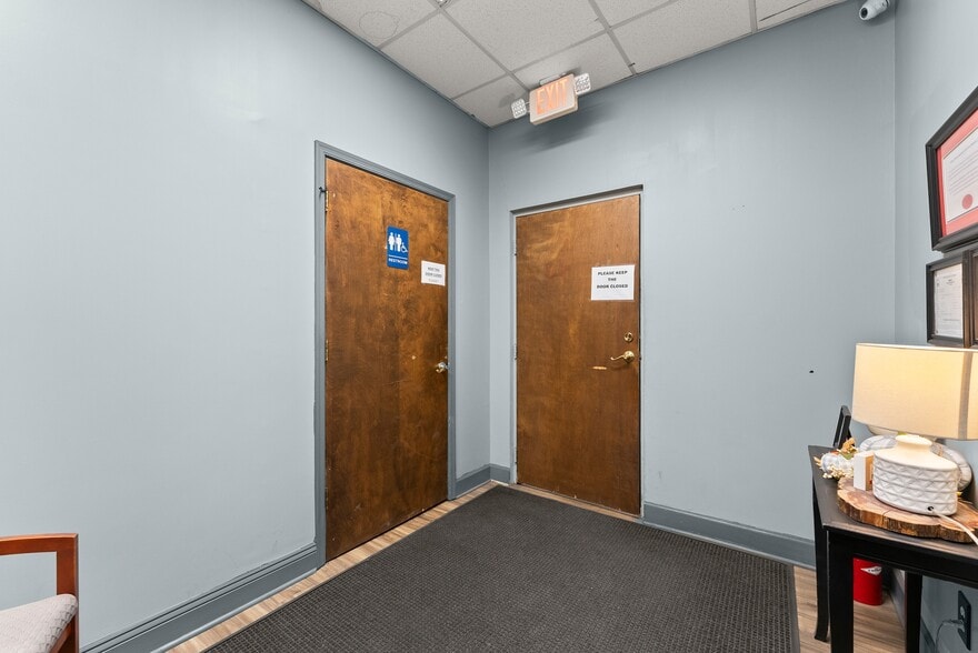 More Photos Of 636 Industrial Blvd, Gainesville Warehouse For Sale