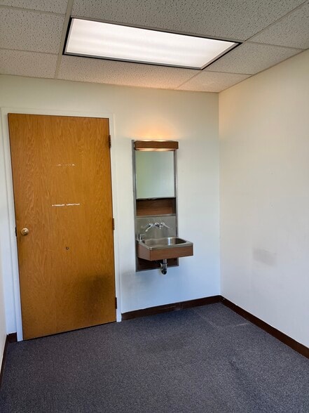 More Photos Of 20 Hope Ave, Waltham Medical For Sale