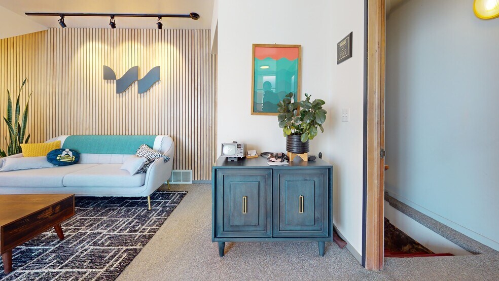 More Photos Of 22 E 2nd St, Duluth Storefront Retail Residential For Sale