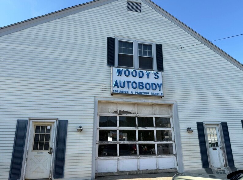 Primary Photo Of 32 Trolley Rd, Westbrook Auto Repair For Lease