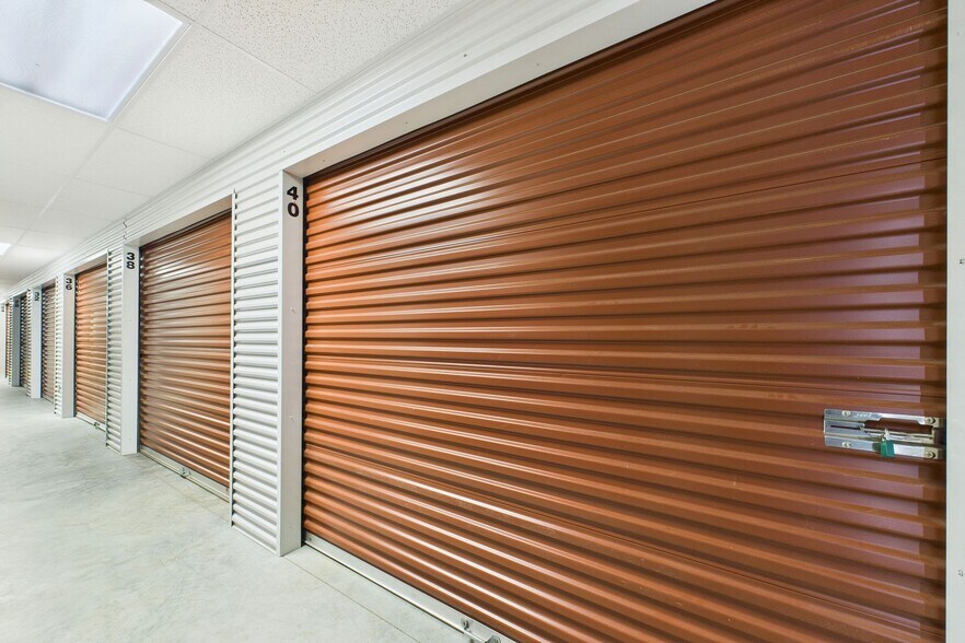 More Photos Of 4545 N Valdosta Rd, Valdosta Self Storage For Sale