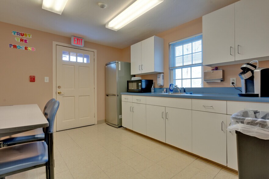 More Photos Of 6 Hampton Rd, Exeter Medical For Sale