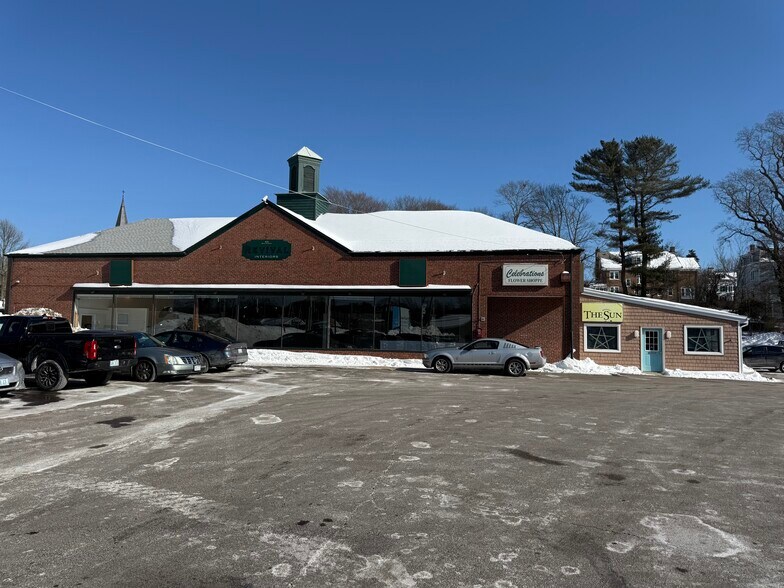 More Photos Of 98 Main St, Westerly General Retail For Lease