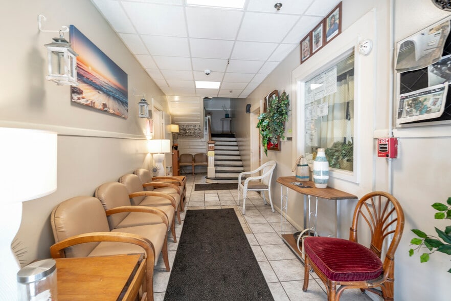 More Photos Of 129 N Market St, Jacksonville Multifamily For Sale