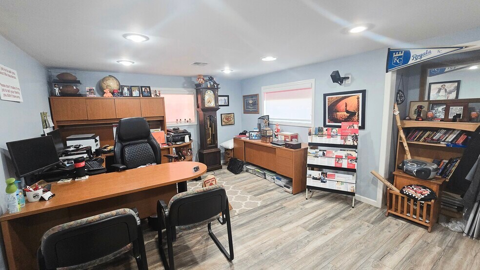 More Photos Of 1801 S National, Fort Scott Convenience Store For Sale