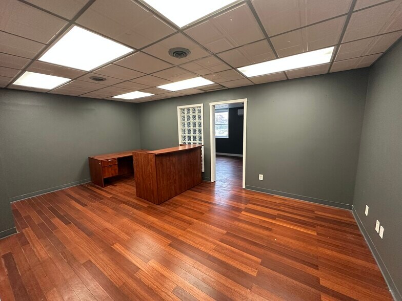 More Photos Of 3948 Monroeville Blvd, Monroeville Office For Lease