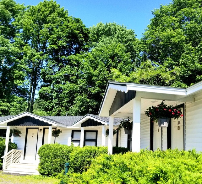 More Photos Of 360 Commercial St, Rockport Hotel For Sale
