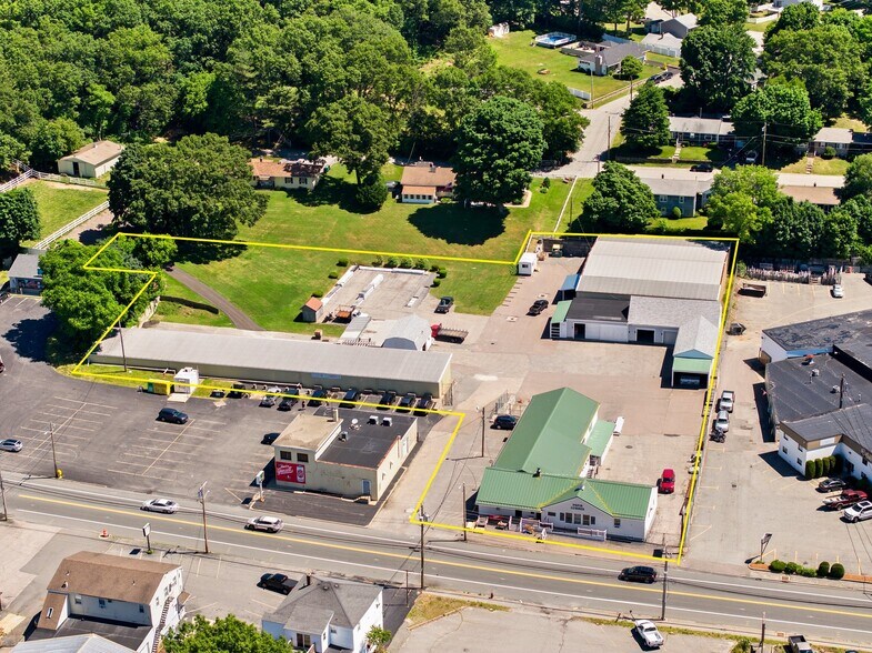 More Photos Of 830 Cumberland Hill Rd, Woonsocket Freestanding For Sale