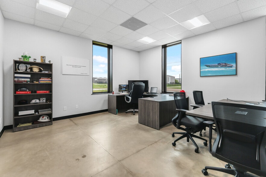 More Photos Of 5998 Imperial Loop, College Station Flex For Sale