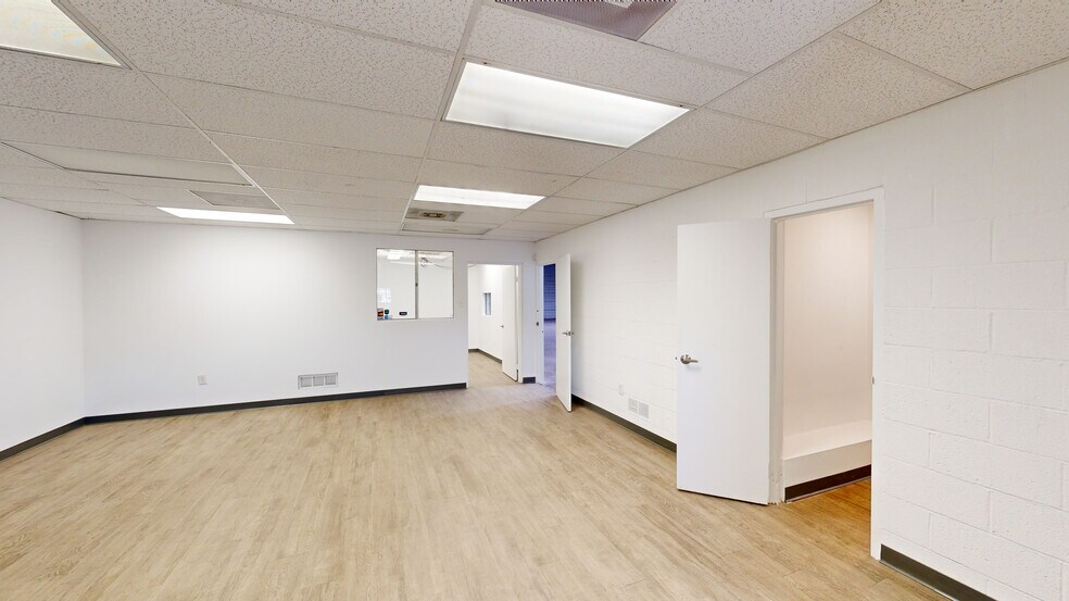 More Photos Of 2402-2404 Blue Smoke Ct, Fort Worth Unknown For Lease