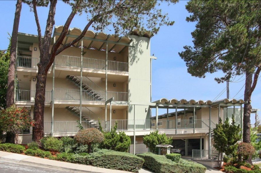 Primary Photo Of 2200 Village Ct, Belmont Apartments For Sale