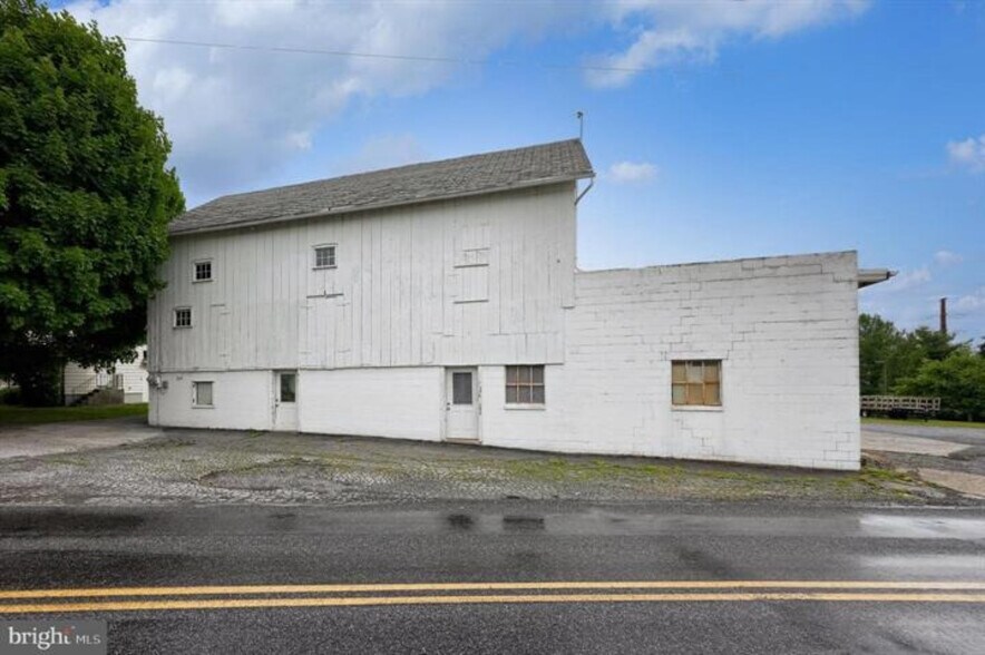More Photos Of 2167 Main St, Lititz Flex For Sale