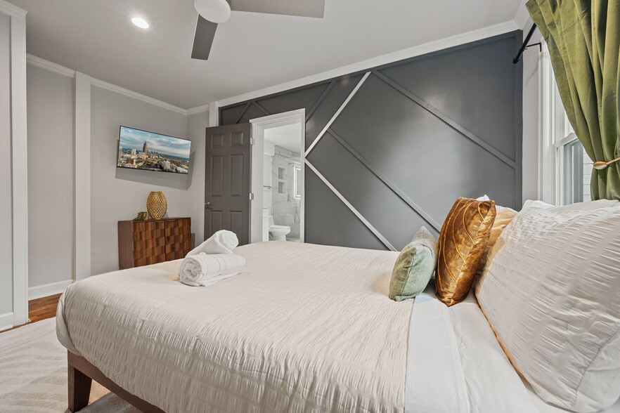 More Photos Of 10 Claire Dr, Atlanta Multifamily For Sale