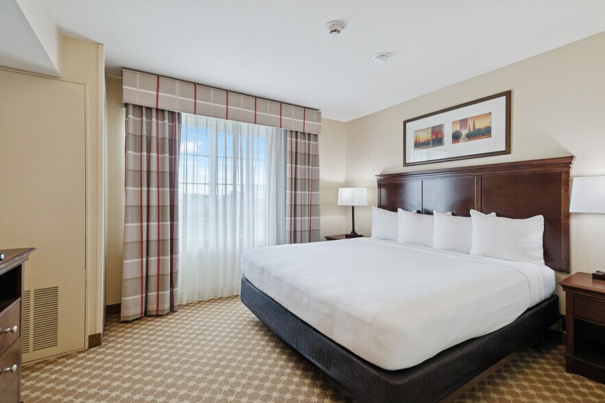 More Photos Of 130 Holiday Blvd, Covington Hotel For Sale