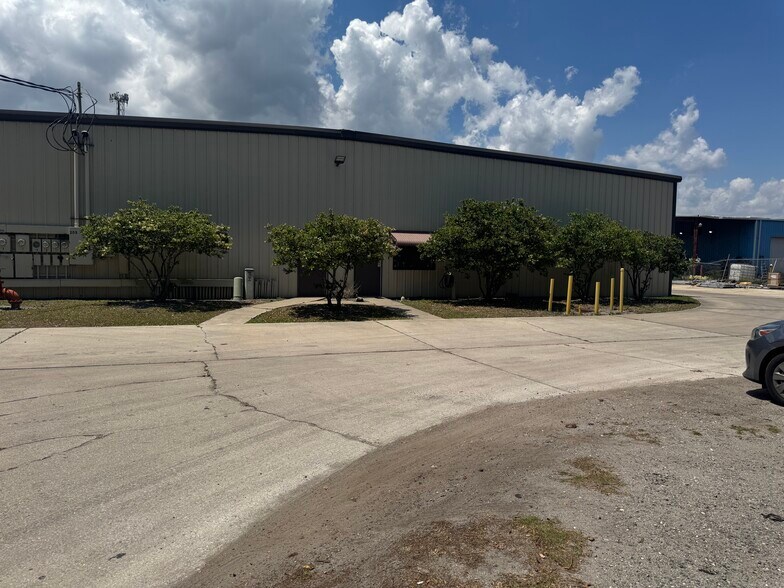 More Photos Of 205 Edgar St, Atlantic Beach Warehouse For Lease