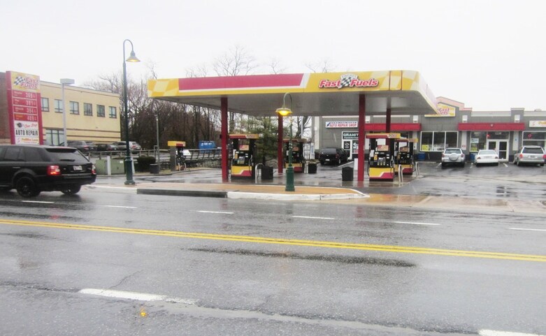 Primary Photo Of 9871 Main St, Damascus Convenience Store For Lease