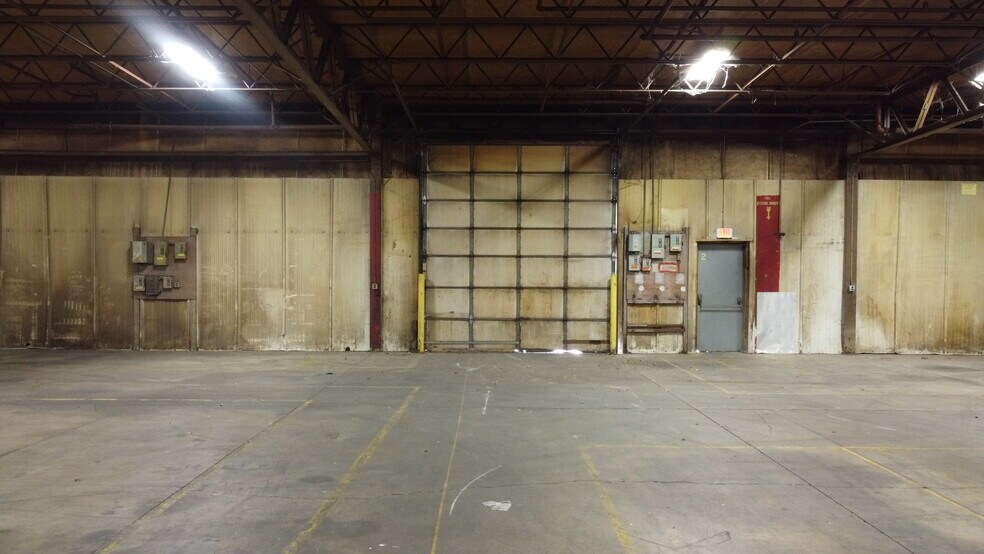 More Photos Of 705-801 W South St, North Manchester Manufacturing For Lease