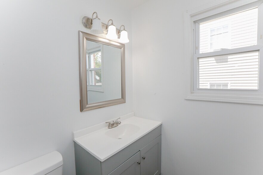 More Photos Of 1314-1318 Little Bay Ave, Norfolk Apartments For Sale