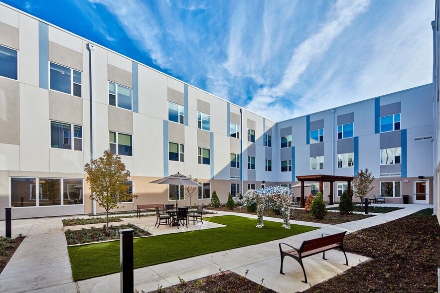 More Photos Of 8130 Meadow Rd, Dallas Healthcare For Sale