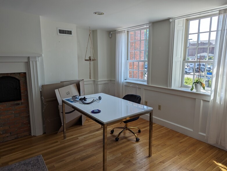 More Photos Of 14 Inn St, Newburyport Office For Lease