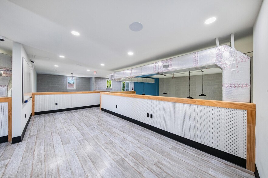 More Photos Of 3305 SW 37th Ave, Miami Office For Sale