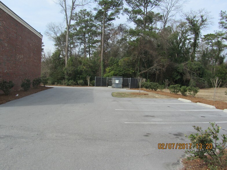 More Photos Of 3935-3943 Dunn Rd, Fayetteville Storefront Retail Office For Lease