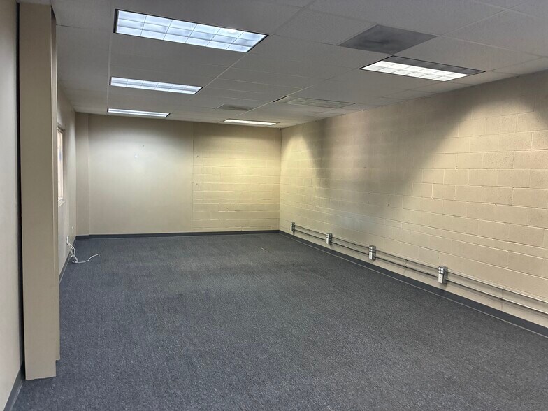 More Photos Of 12733 San Fernando Rd, Sylmar Auto Repair For Lease