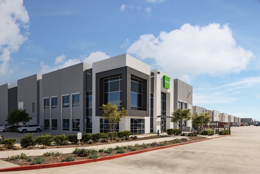 More Photos Of 4200-4250 Shirley Ave, El Monte Distribution For Lease