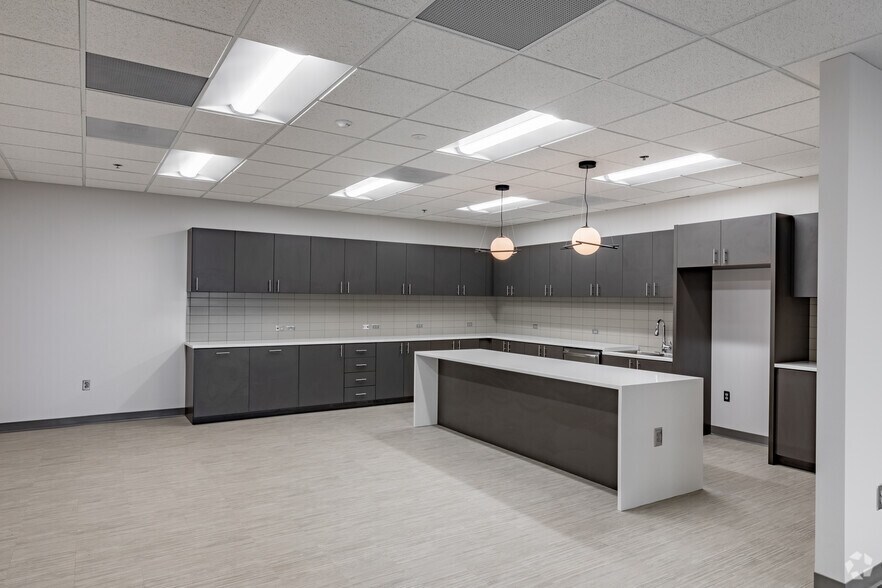 Photo of 9th Floor Ste 985