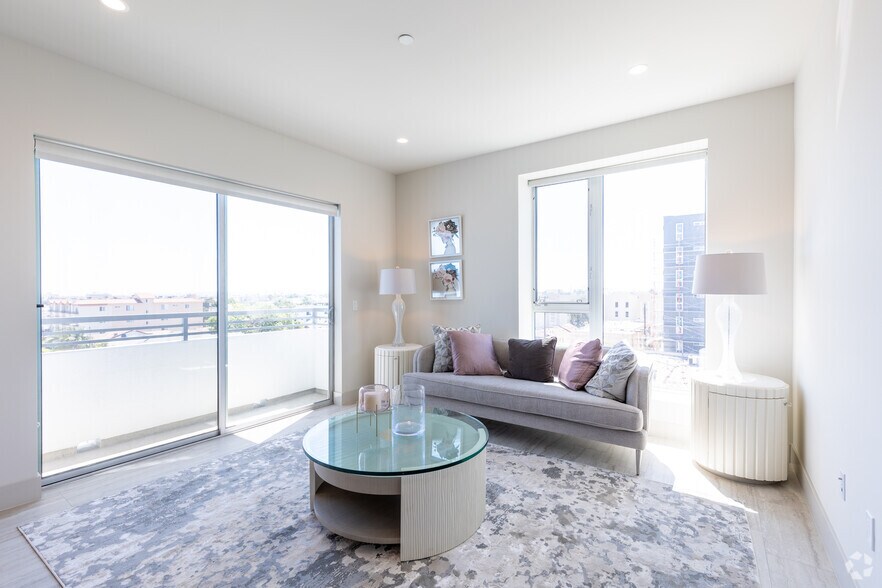 More Photos Of 4864 Melrose Ave, Los Angeles Apartments For Lease