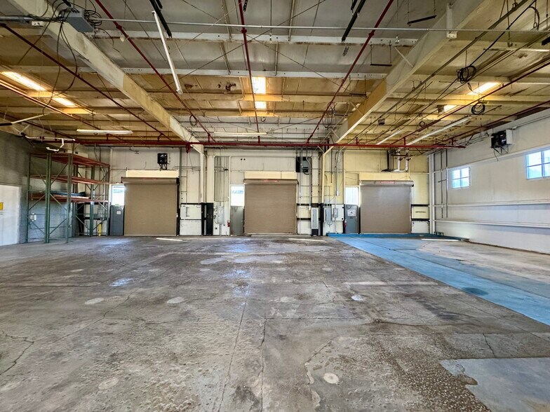 More Photos Of 110 Sandholm Ln, Cloverdale Manufacturing For Lease